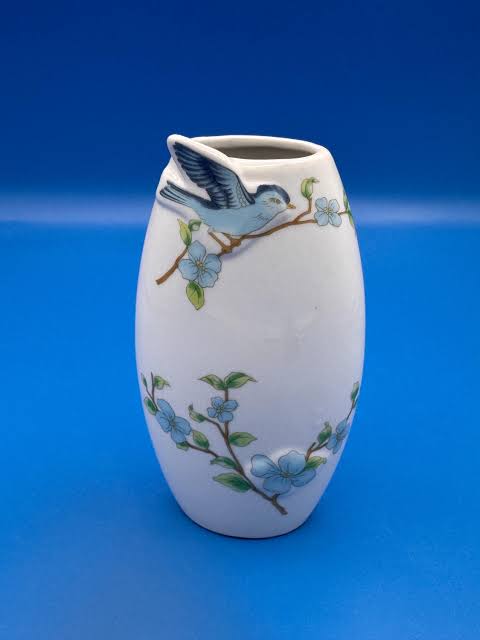 Porcelain Hand Painted Jaar